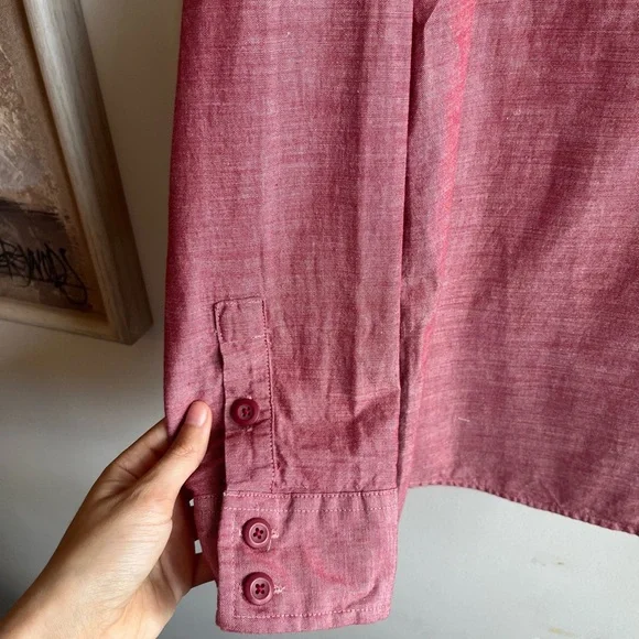 Patagonia W's Long-Sleeved Chambray Shirt - Picture 8 of 12